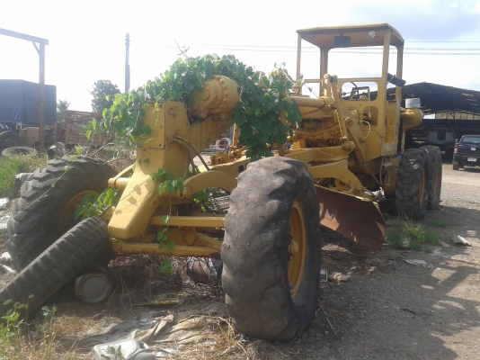 ขายด่วนเกรดเดอร์ โคมัสสุรุ่น12F เป็นคอนโทลน้ำมันแล้ว