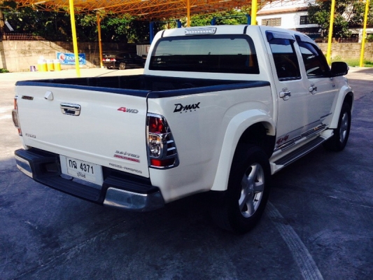 ISUZU D-MAX 4 ประตู 4WD ปี 2011 ตัว TOPรถสวย ARIBAG คู่ เบรค ABS เบาะหนัง มีจอทีวี+กล้องถอยหลัง สีสวย รถพร้อมใช้งาน จัดไฟแนนได้ ฟรีดาวน์