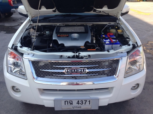 ISUZU D-MAX 4 ประตู 4WD ปี 2011 ตัว TOPรถสวย ARIBAG คู่ เบรค ABS เบาะหนัง มีจอทีวี+กล้องถอยหลัง สีสวย รถพร้อมใช้งาน จัดไฟแนนได้ ฟรีดาวน์