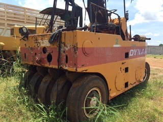 ขายด่วนตัวคีบไม้ คีบเหล็กสำหรับรถขุดPC40 เก่าญี่ปุ่น ถอดจากรถ 18,500