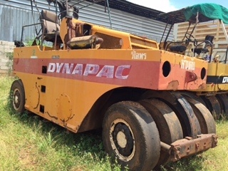 ขายด่วนตัวคีบไม้ คีบเหล็กสำหรับรถขุดPC40 เก่าญี่ปุ่น ถอดจากรถ 18,500