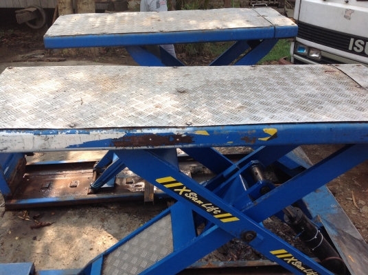 ขายแสตนยกรถปิ๊กอัพ สำหรับช่างที่ใช้ในอู่ซ่อมรถ