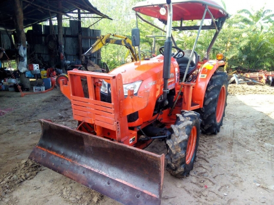 รถไถ คูโบต้า 36 แรง พร้อมอุปกรณ์ 3 อย่าง ใบดัน หาง 5 โรตารี่