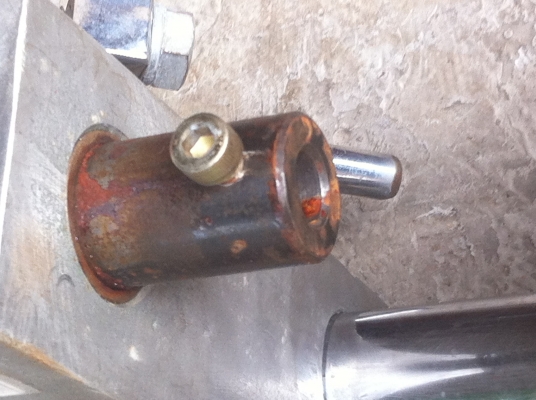 แท่นกดอัดขิ้นงานแบบตั้งโต็ะ ขนาดค่อนข้างใหญ่ หัวถอดสวมได้ต้ามต้องการ