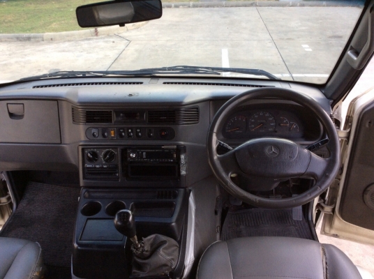 ขายรถตู้เบนส์ วีโต้ ปี01 เครื่องเดิมดีเซล 2.9 เกียร์ธรรมดา เพาเวอร์ กระจกไฟฟ้า เบาะหนัง เบาะหลัง3แถว แอร์หน้าแอร์ราวหลัง ไฟเพดาน ตัวถังเดิมสีเต็มมีริ้วรอยบ้างไม่มีผุ เครื่องดีแน่น ช่วงล่างนิ่ม รถขับดี ประกันประเภท3 ขายพร้อมทะเบียนสวยๆ ขายถูกครับ