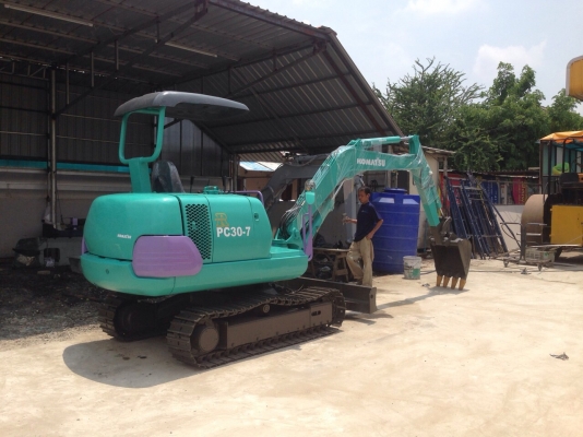ขายด่วนรถขุดKOMATSU PC30-7E พร้อมใช้งาน