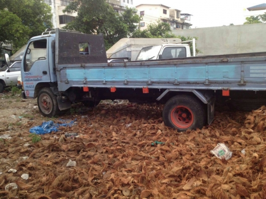 ขาย รถบรรทุก 6 ล้อ ISUZU ยาว 5.5 เมตร พร้อมใช้งาน