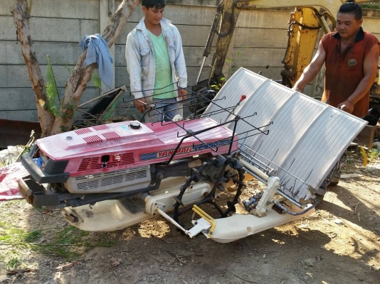 รถดำนา 4แถว yanmar  28,000บาทเท่านั้น เตรียมตัวไปลำปางเจ้าฯ มีvdo การทำงานด้วยเจ้า