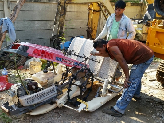 รถดำนา 4แถว yanmar 28,000บาทเท่านั้น เตรียมตัวไปลำปางเจ้าฯ มีvdo การทำงานด้วยเจ้า รถดำนา 4แถว yanmar 28,000บาทเท่านั้น เตรียมตัวไปลำปางเจ้าฯ มีvdo การทำงานด้วยเจ้า