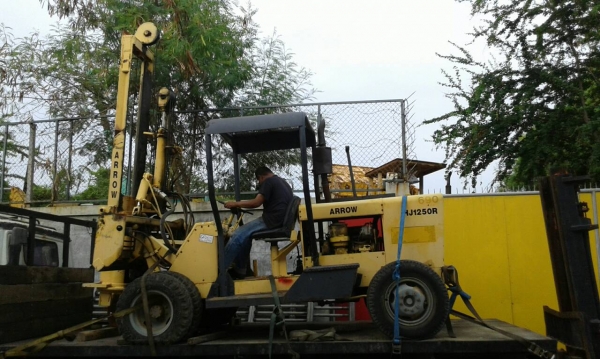 ขาย- รถทุบปูนคอนกรีต, ทุบพื้นถนน MOBILE  HAMMER ARROW ดีเชล จาก USA สวย 480,000