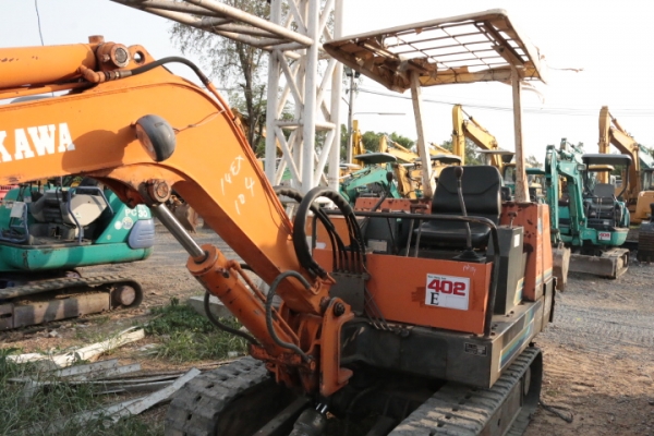 รถขุด FURUKAWA เทียบเท่า PC30-5 เก่านอกพร้อมใช้ รถขุด FURUKAWA เทียบเท่า PC30-5 เก่านอกพร้อมใช้