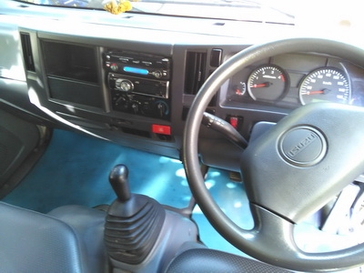 ขาย 6 ล้อ ปี 52 NMR 130 แรง กะบะสแตนเลส 4.40 ยาวเรเดียว 9.5 ขอบ 17 สวยๆ