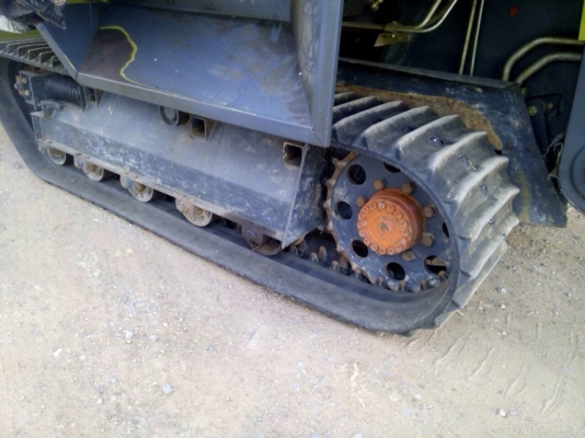 ขายขาดทุนเยอะ รถเกี่ยวรุ่นไหม่ซื้อมาได้2ปี ระบบดีคล่องตัวพร้อมใช้สุดๆระบบขับเครื่อนเหมือนรถใหญ่ครับ