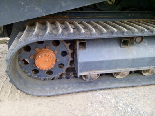 ขายขาดทุนเยอะ รถเกี่ยวรุ่นไหม่ซื้อมาได้2ปี ระบบดีคล่องตัวพร้อมใช้สุดๆระบบขับเครื่อนเหมือนรถใหญ่ครับ