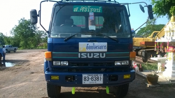 ขายหัวลาก ISUZU เครื่อง NISSAN 260 แรงม้า พร้อมหาง 3 คาน ยาว 12 เมตร ทะเบียนพร้อม ราคาต่อรองได้