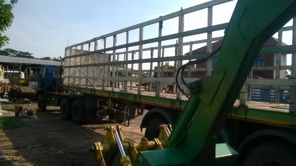 ขายหัวลาก ISUZU เครื่อง NISSAN 260 แรงม้า พร้อมหาง 3 คาน ยาว 12 เมตร ทะเบียนพร้อม ราคาต่อรองได้