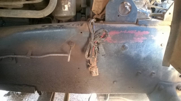 ขายหัวลาก ISUZU เครื่อง NISSAN 260 แรงม้า พร้อมหาง 3 คาน ยาว 12 เมตร ทะเบียนพร้อม ราคาต่อรองได้