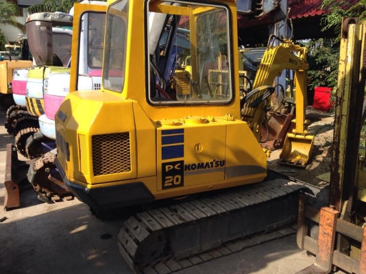 ขายรถขุดเล็ก komatsu pc20 นำเข้าญี่ปุ่น