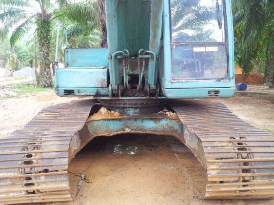 KOBELCO SK200MARK3ขายตามสภาพจะเอาไปซ่อมหรือตัดขายอะไหล่มีกำไรครับ