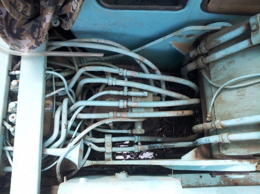 KOBELCO SK200MARK3ขายตามสภาพจะเอาไปซ่อมหรือตัดขายอะไหล่มีกำไรครับ