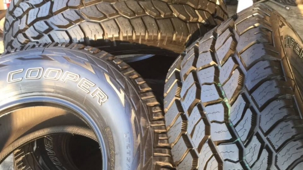 Cooper Discoverer A/T3 285 65 r18 ตุ่มหน้ายางอยู่ครบ