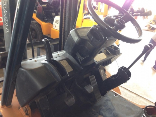 รถโฟล์คลิฟท์มือสอง toyota รุ่น 7FGL25  ใช้งานได้ 2 ระบบ