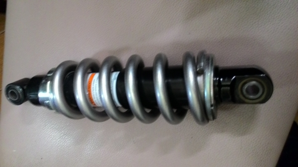 ขายโช็คหลังkawasaki versus 2011(เดิมเก่าเก็บ) ขายโช็คหลังkawasaki versus 2011(เดิมเก่าเก็บ)