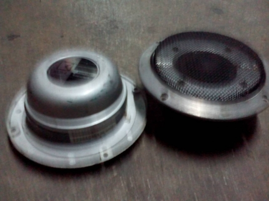 ขายลำโพงเสียงกลาง 6" ขาย 2 คุ่ เชิญชมด้านในครับ สุดคุ้ม ขายถุกๆ 3200.- ขายลำโพงเสียงกลาง 6" ขาย 2 คุ่ เชิญชมด้านในครับ สุดคุ้ม ขายถุกๆ 3200.-