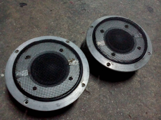 ขายลำโพงเสียงกลาง 6" ขาย 2 คุ่ เชิญชมด้านในครับ สุดคุ้ม ขายถุกๆ 3200.- ขายลำโพงเสียงกลาง 6" ขาย 2 คุ่ เชิญชมด้านในครับ สุดคุ้ม ขายถุกๆ 3200.-