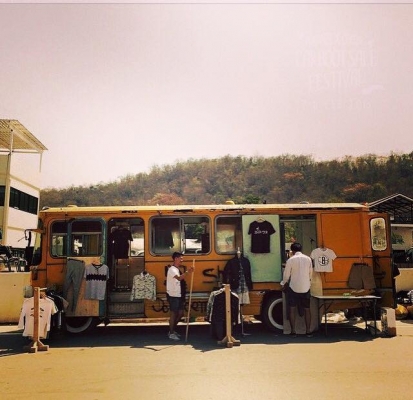 ขาย รถบัส เหมาะทำร้านค้าเคลื่อนที่ หรือ foodtruck ข้างในบุไม้หมด