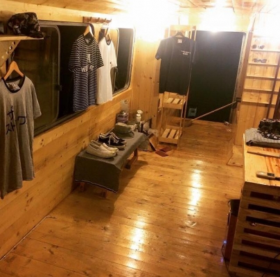 ขาย รถบัส เหมาะทำร้านค้าเคลื่อนที่ หรือ foodtruck ข้างในบุไม้หมด