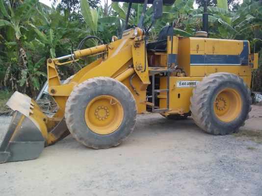 รถตัก KOMATSU  510.    สนใจติดต่อ  081 - 6079515