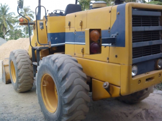 รถตัก KOMATSU  510.    สนใจติดต่อ  081 - 6079515