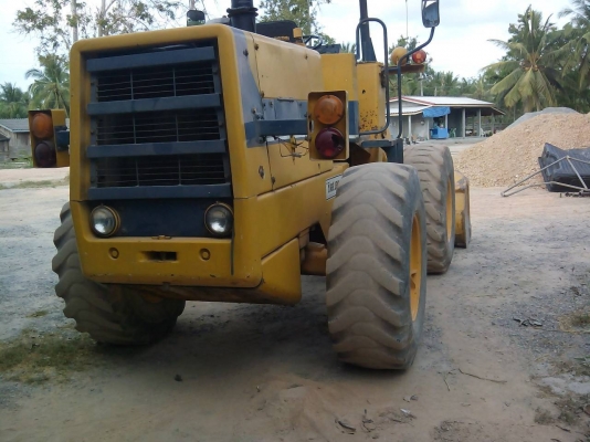 รถตัก KOMATSU  510.    สนใจติดต่อ  081 - 6079515