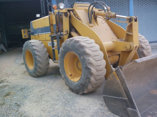 รถตัก KOMATSU  510.    สนใจติดต่อ  081 - 6079515