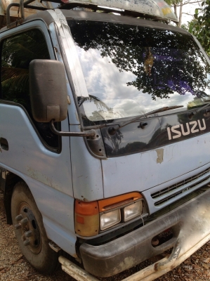 รถอีซูซุ 6 ล้อดั้ม 120 แรงม้า.  ปี 40  ( ฝาขาว. )    สนใจติดต่อ  081 - 6079515
