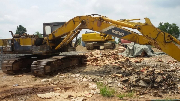 สยามแม็คโคร KOBELCO MART l 907C โซ่ใหม่ข้างหนึ่ง เอวแน่น เครื่องทำใหม่ รถด้วยรวมพร้อมใช้ รูลเลอรํไม่ครบ ราคาเบาๆ