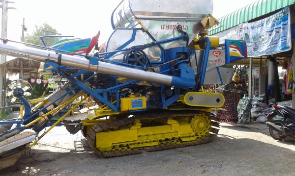 ขายรถเกี่ยวเกษตรพัฒนา รุ่นไอ้หนุ่มไวไฟ สภาพพร้อมใชั ตัวเดิน 12 ht เครื่่อง isuzu 6hh1 210 เทอร์โบ ขายรถเกี่ยวเกษตรพัฒนา รุ่นไอ้หนุ่มไวไฟ สภาพพร้อมใชั ตัวเดิน 12 ht เครื่่อง isuzu 6hh1 210 เทอร์โบ