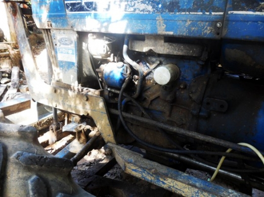 รถไถ Ford 2 เพลา ขับเคลื่อน 4 ล้อ 4 สูบ รถไถ Ford 2 เพลา ขับเคลื่อน 4 ล้อ 4 สูบ