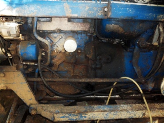 รถไถ Ford 2 เพลา ขับเคลื่อน 4 ล้อ 4 สูบ รถไถ Ford 2 เพลา ขับเคลื่อน 4 ล้อ 4 สูบ