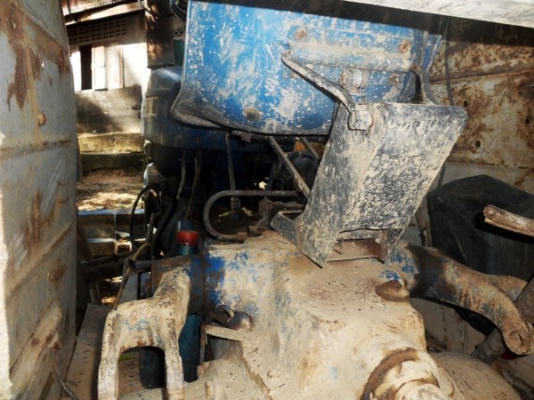 รถไถ Ford 2 เพลา ขับเคลื่อน 4 ล้อ 4 สูบ รถไถ Ford 2 เพลา ขับเคลื่อน 4 ล้อ 4 สูบ