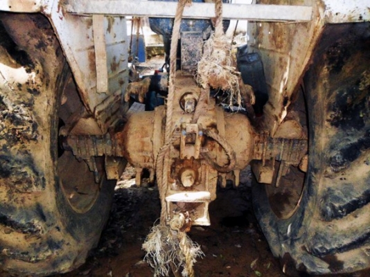 รถไถ Ford 2 เพลา ขับเคลื่อน 4 ล้อ 4 สูบ รถไถ Ford 2 เพลา ขับเคลื่อน 4 ล้อ 4 สูบ