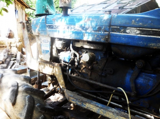 รถไถ Ford 2 เพลา ขับเคลื่อน 4 ล้อ 4 สูบ รถไถ Ford 2 เพลา ขับเคลื่อน 4 ล้อ 4 สูบ