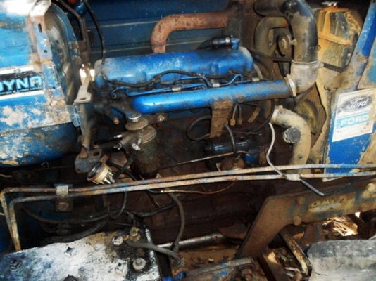 รถไถ Ford 2 เพลา ขับเคลื่อน 4 ล้อ 4 สูบ รถไถ Ford 2 เพลา ขับเคลื่อน 4 ล้อ 4 สูบ