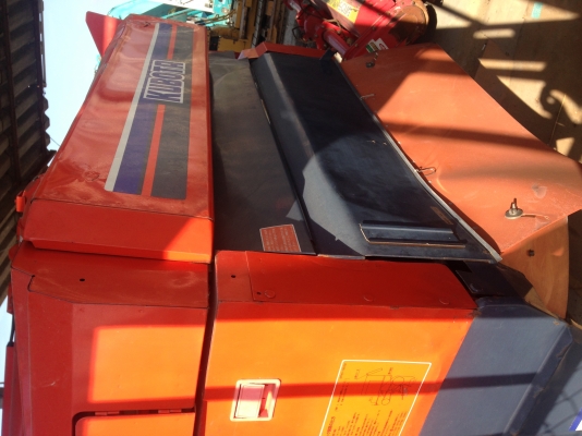 รถเกี่ยวข้าว KUBOTA  R1-30 G เก่านอกสภาพสวย