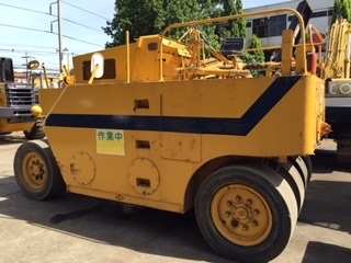 ขายด่วนรถบดล้อยาง7ล้อWATANABE WP15WE เก่าญี่ปุ่น ตรวจเช็คพร้อมใช้ เอกสารแจ้งจำหน่ายนำไปจดทะเบียนได้