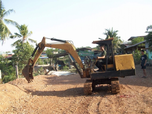 แมกโฮ pc 20 เอาไปใช้งานใด้เลยครับ รถไช้งานอยุ่