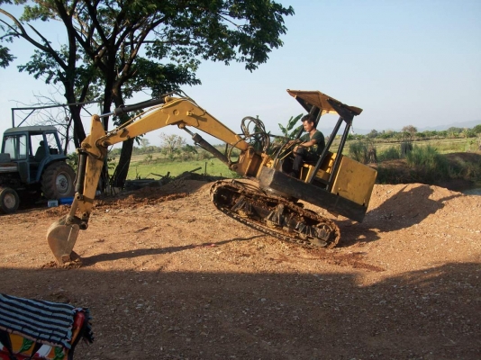 แมกโฮ pc 20 เอาไปใช้งานใด้เลยครับ รถไช้งานอยุ่