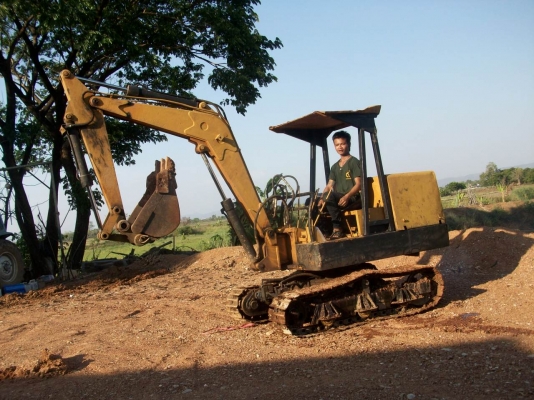 แมกโฮ pc 20 เอาไปใช้งานใด้เลยครับ รถไช้งานอยุ่