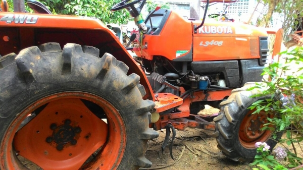 ขายรถไถ KUBOTA L3408 พร้อมดันหน้า ราคา 170,000 อ.แกลง จ.ระยอง สนใจสอบถามได้ครับ 0818618678 ID Line= carbonthai